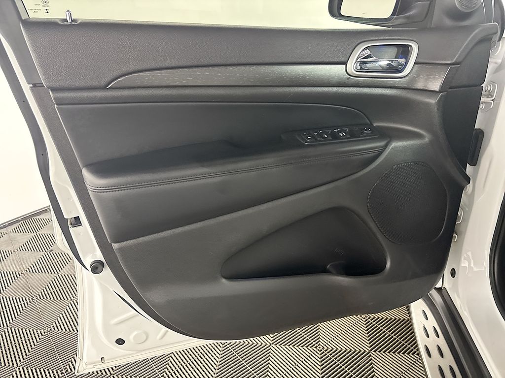 2018 Jeep Grand Cherokee Laredo E