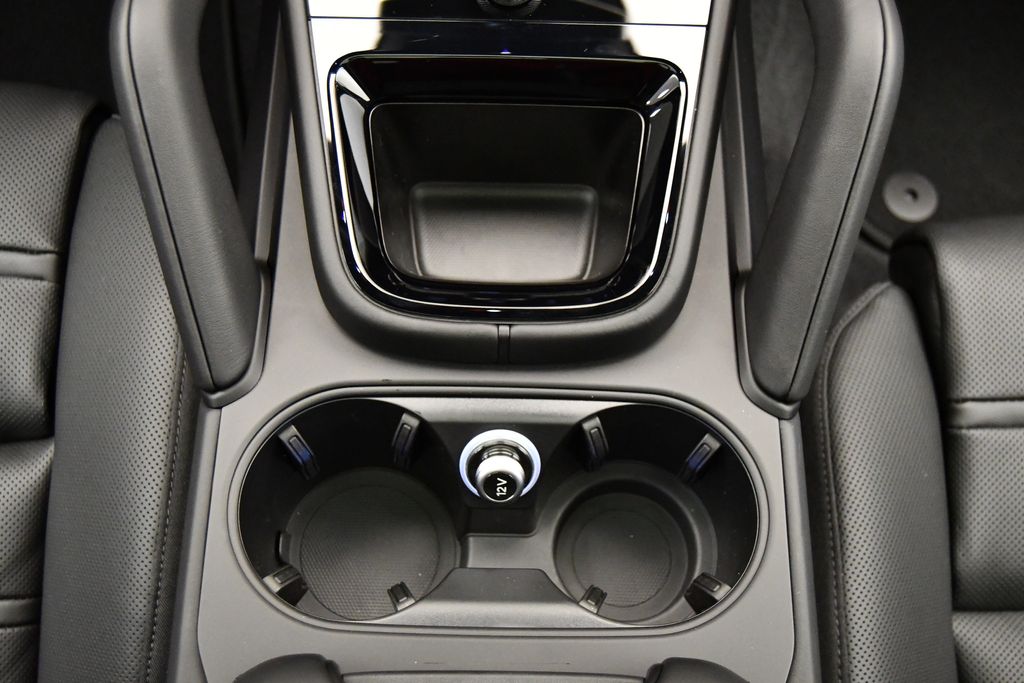 2024 Porsche   32