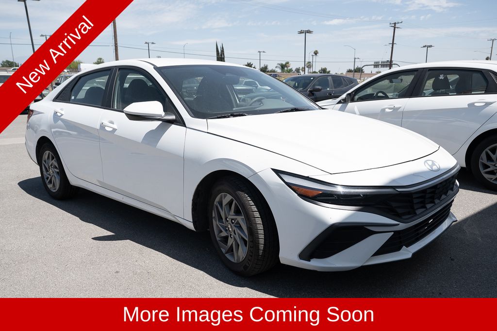  2024 Hyundai Elantra SEL FWD   