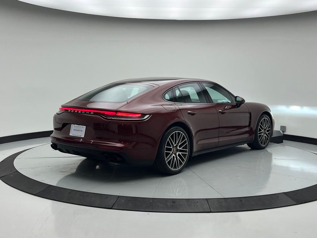 Thumbnail: 2023 Porsche Panamera - 9