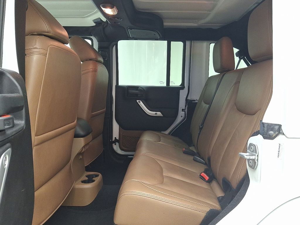 Thumbnail: 2015 Jeep Wrangler - 10