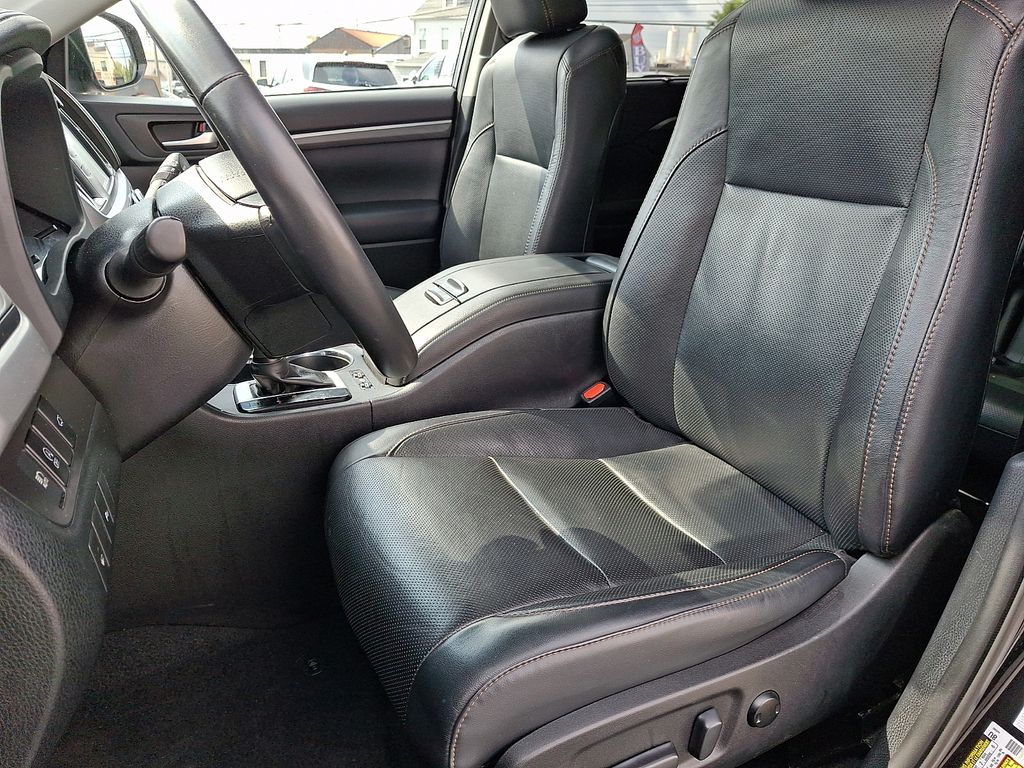 2019 Toyota Highlander Limited Black at Subaru and VW of Moon Township