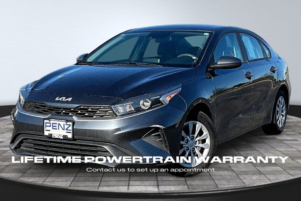 Gravity Gray 2022 Kia Forte Sedan Front-Wheel Drive Continuously Variable Transmission