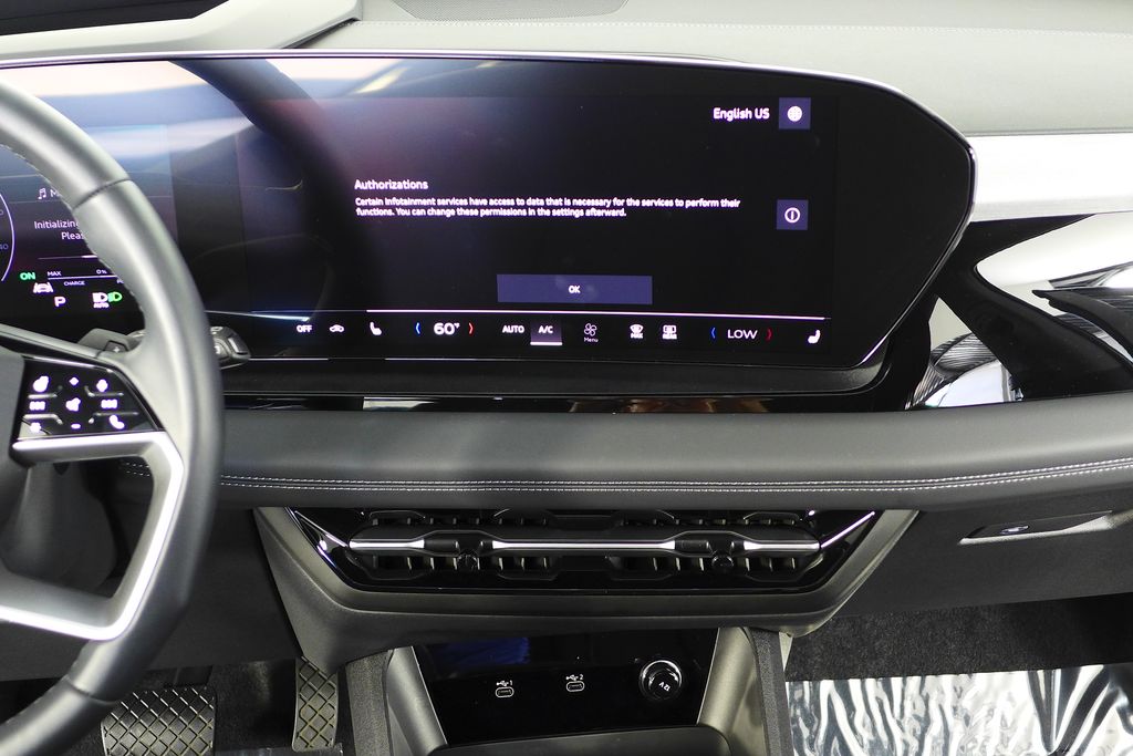 Thumbnail: 2025 Audi Q6 e-tron - 26