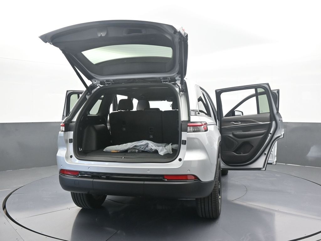 New 2025 Silver Zynith Jeep Limited image 69