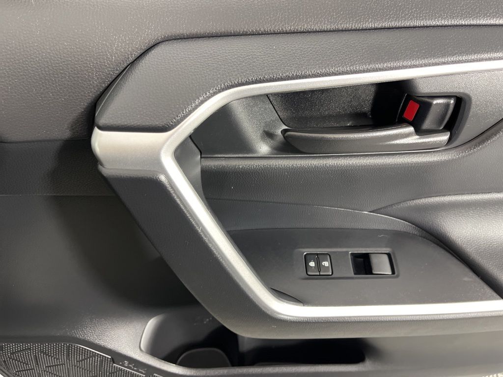 Thumbnail: 2021 Toyota RAV4 - 11