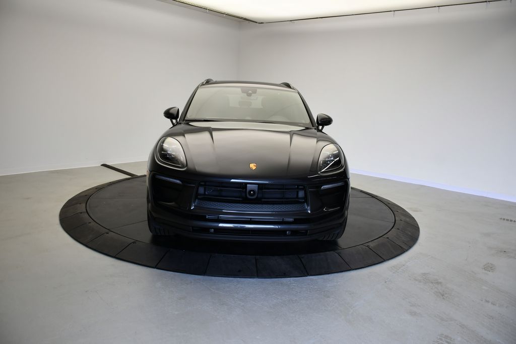 Thumbnail: 2026 Porsche Macan - 11