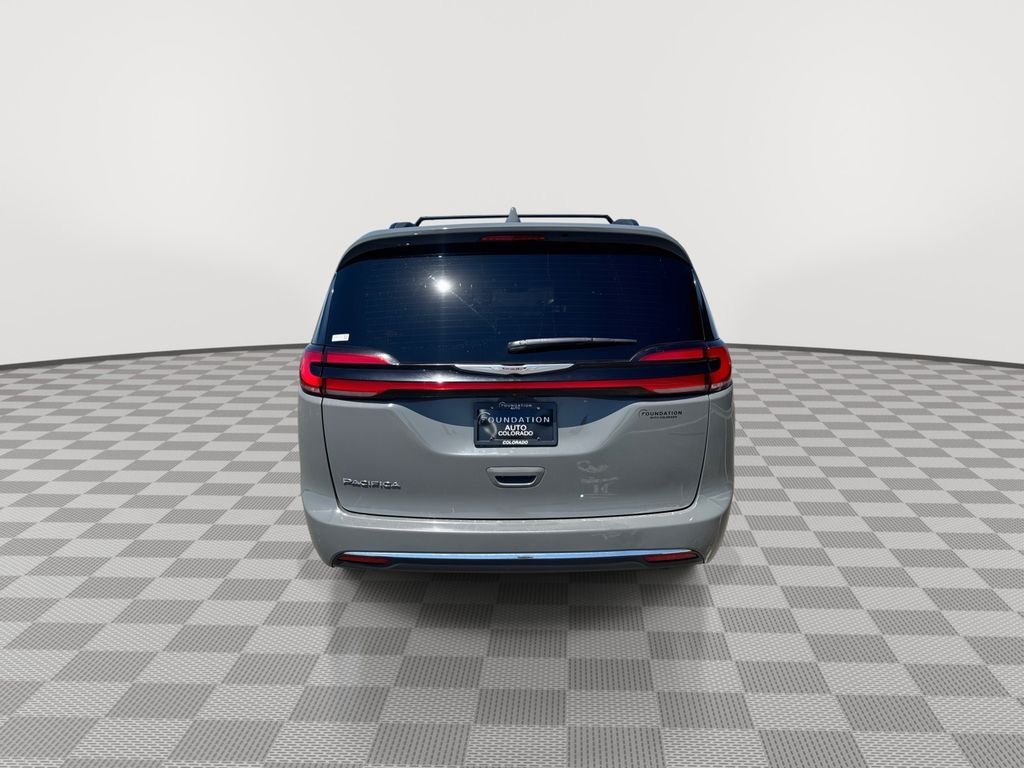 Used 2022 Chrysler Pacifica Van