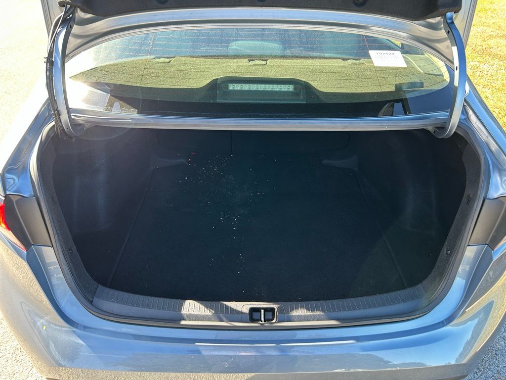 Thumbnail: 2022 Toyota Corolla - 10