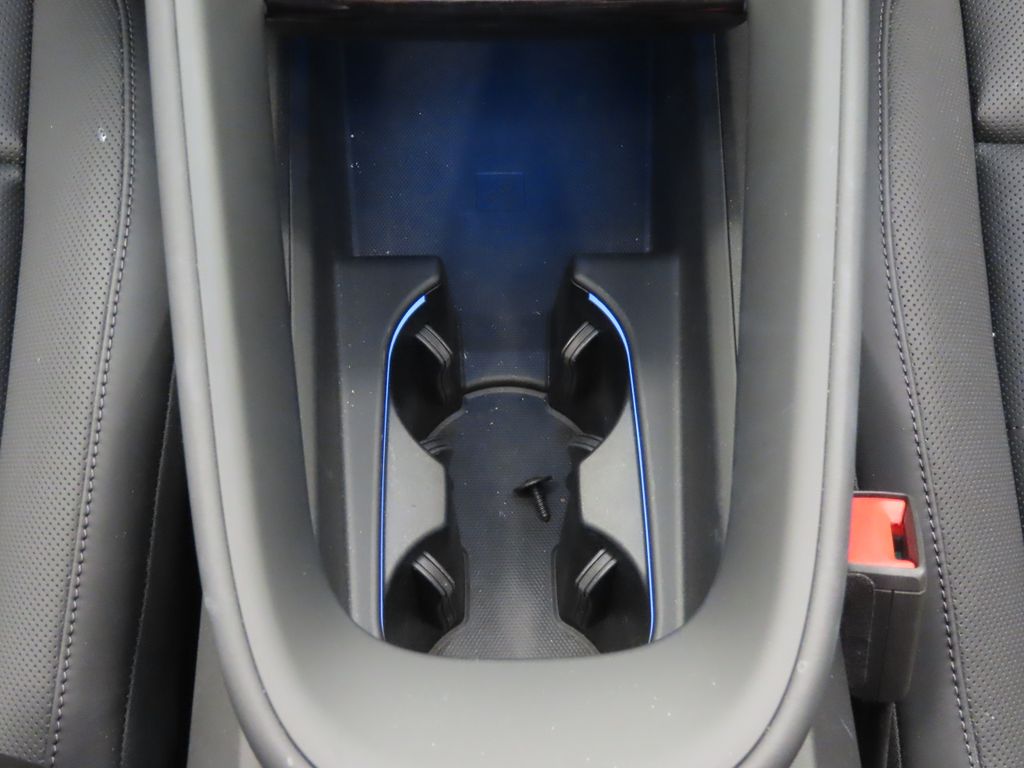 Thumbnail: 2025 Porsche Macan - 32