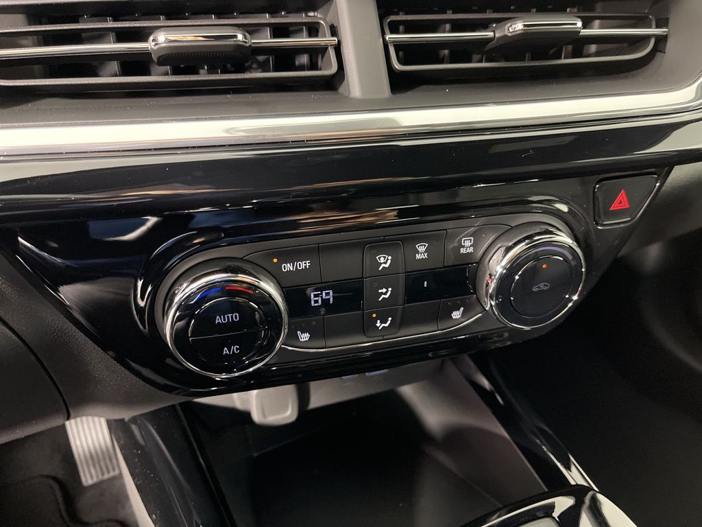 Thumbnail: 2026 Chevrolet Trax - 30