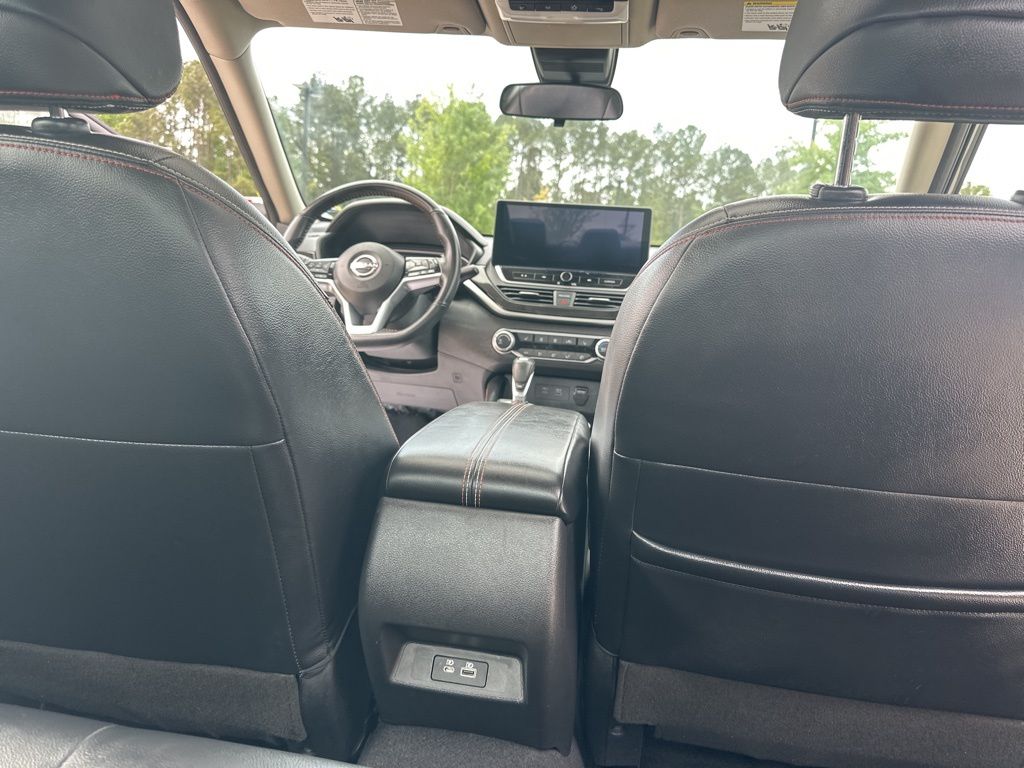 2024 Gun Metallic Nissan Altima 2.5 SR FWD Sedan