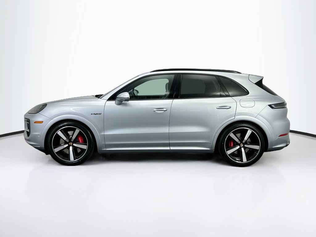 Thumbnail: 2026 Porsche Cayenne - 2