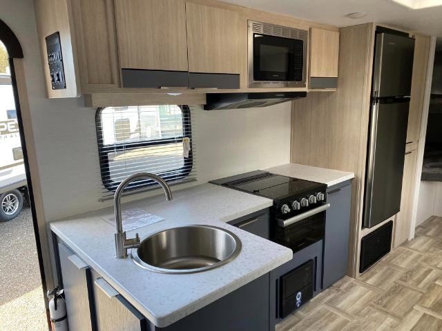 2024 White / Black Prime Time Tracer 270BHSLE Travel Trailer