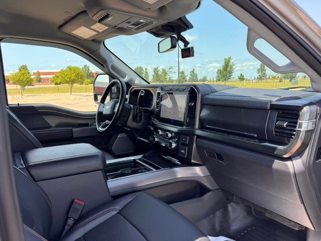 2024 Ford F-450 Chassis LARIAT