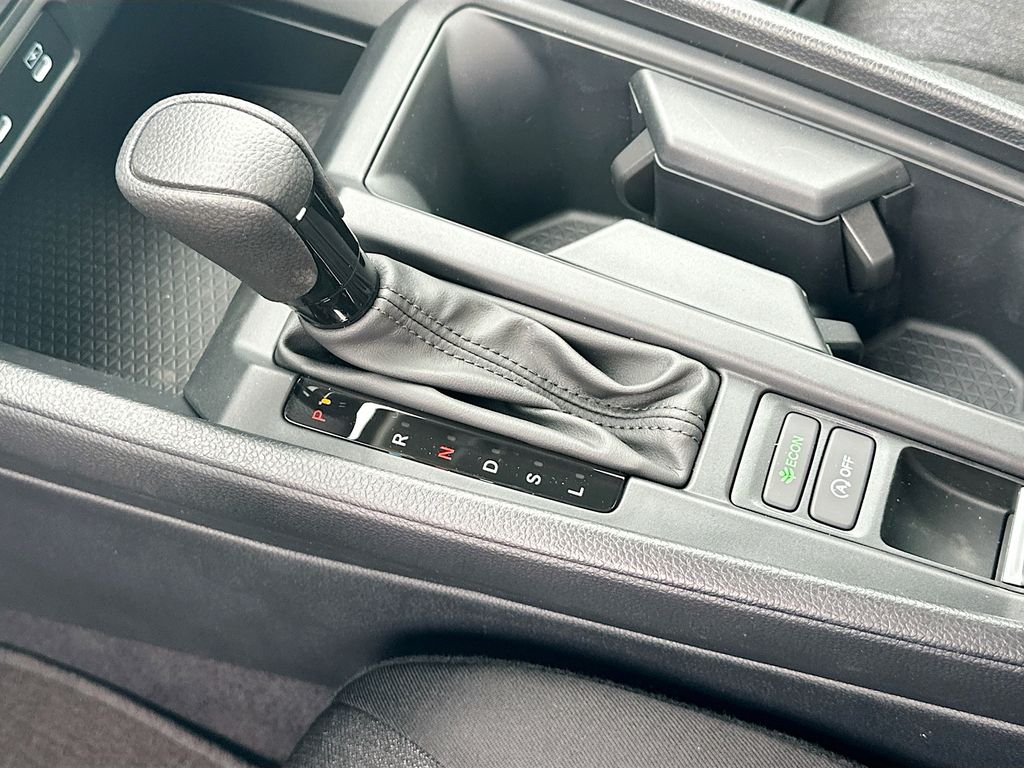 2025 Honda Accord LX 14