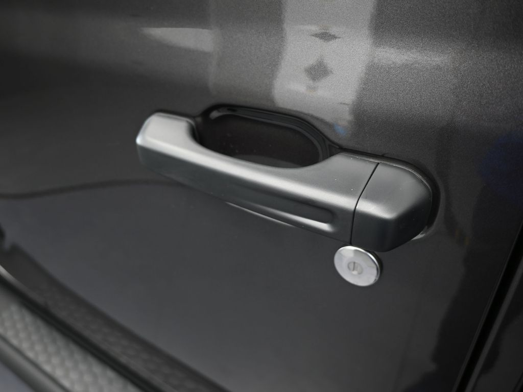 New 2026 Granite Crystal Metallic Clearcoat Jeep Sport image 26