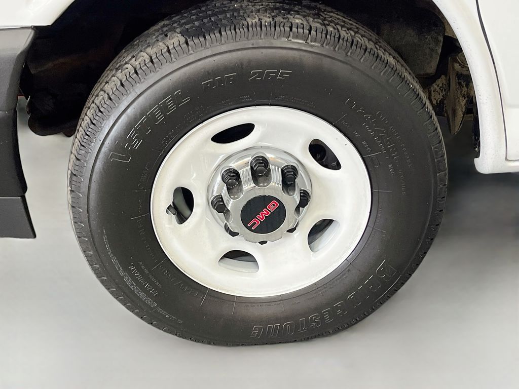 Used 2025 Summit White GMC Work Van image 28