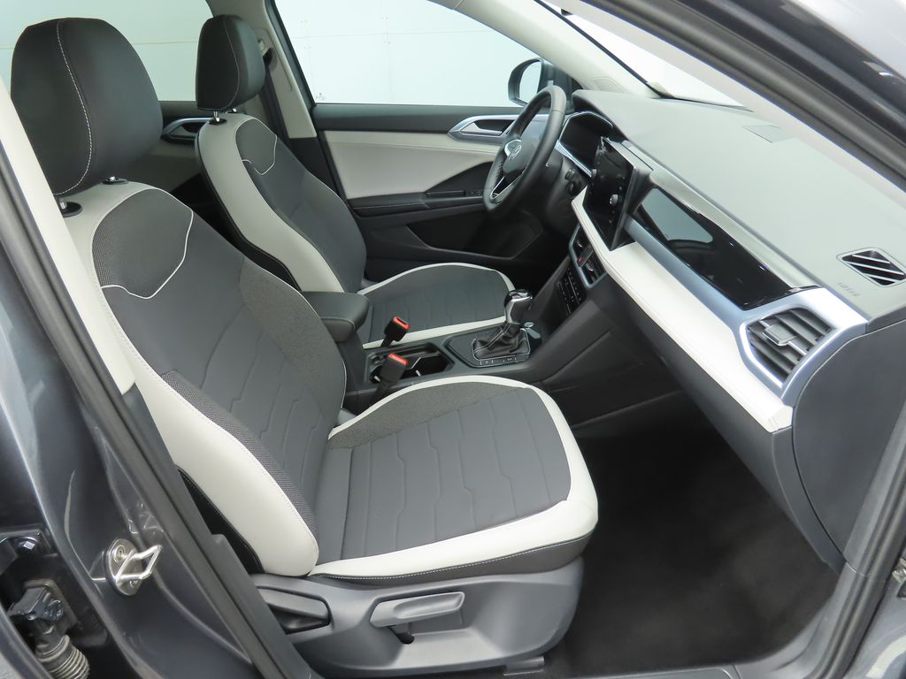 Thumbnail: 2025 Volkswagen Taos - 20