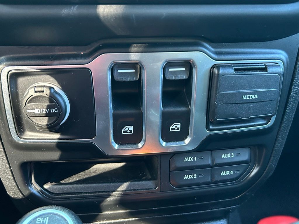 Thumbnail: 2021 Jeep Wrangler - 26
