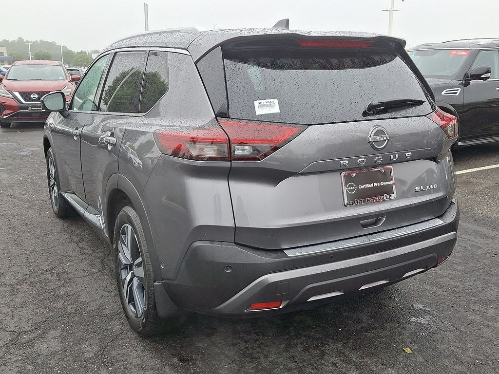 2023 Nissan Rogue SL 4