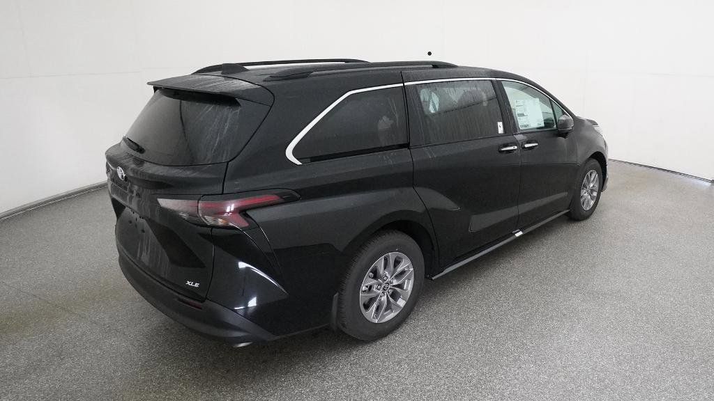 Thumbnail: 2026 Toyota Sienna - 26