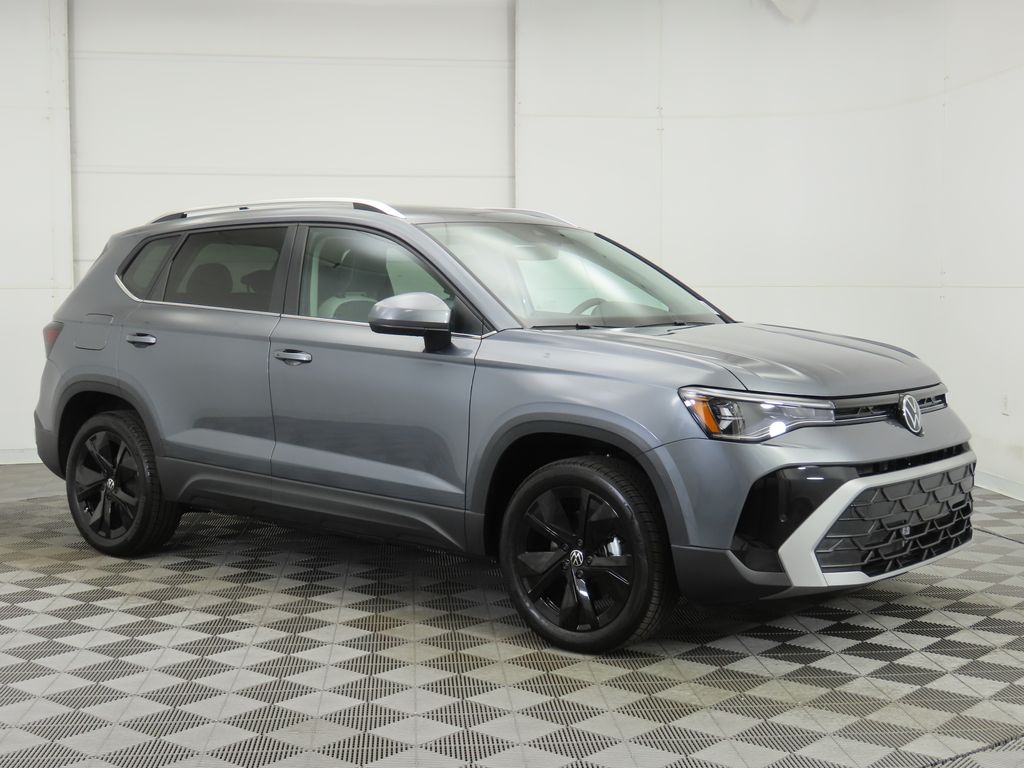 2025 Volkswagen Taos SE 4
