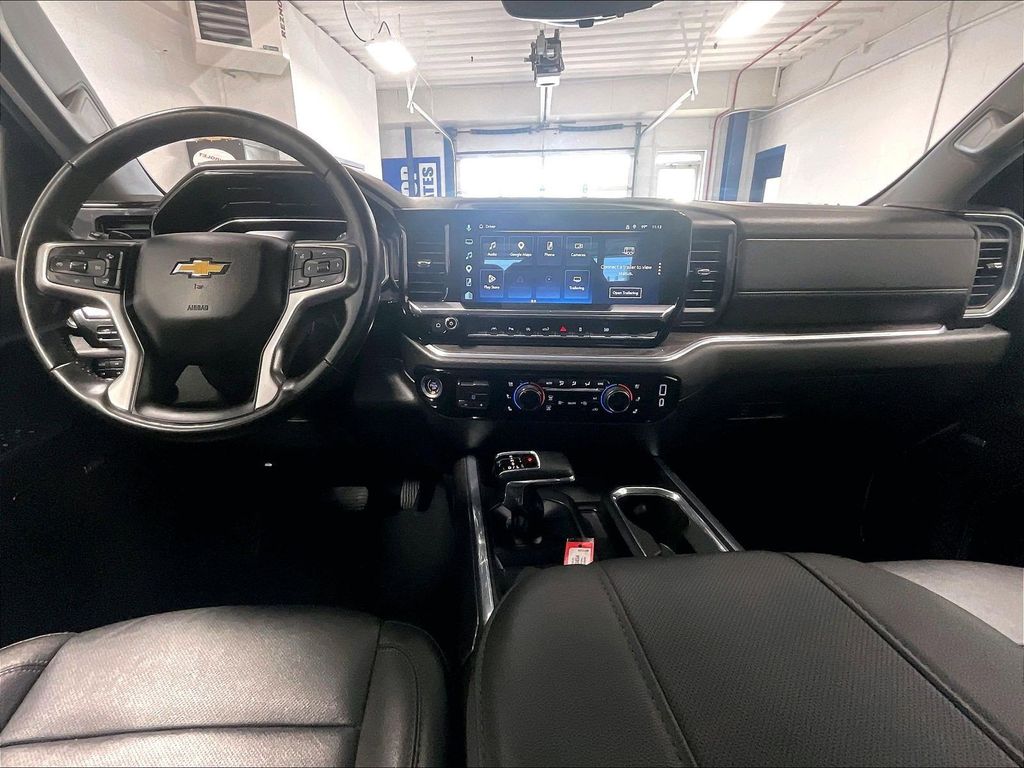 2024 Chevrolet Silverado 1500 — photo 21