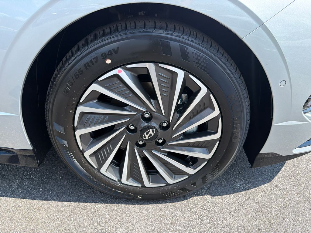 New 2026 Silver Hyundai Limited image 13