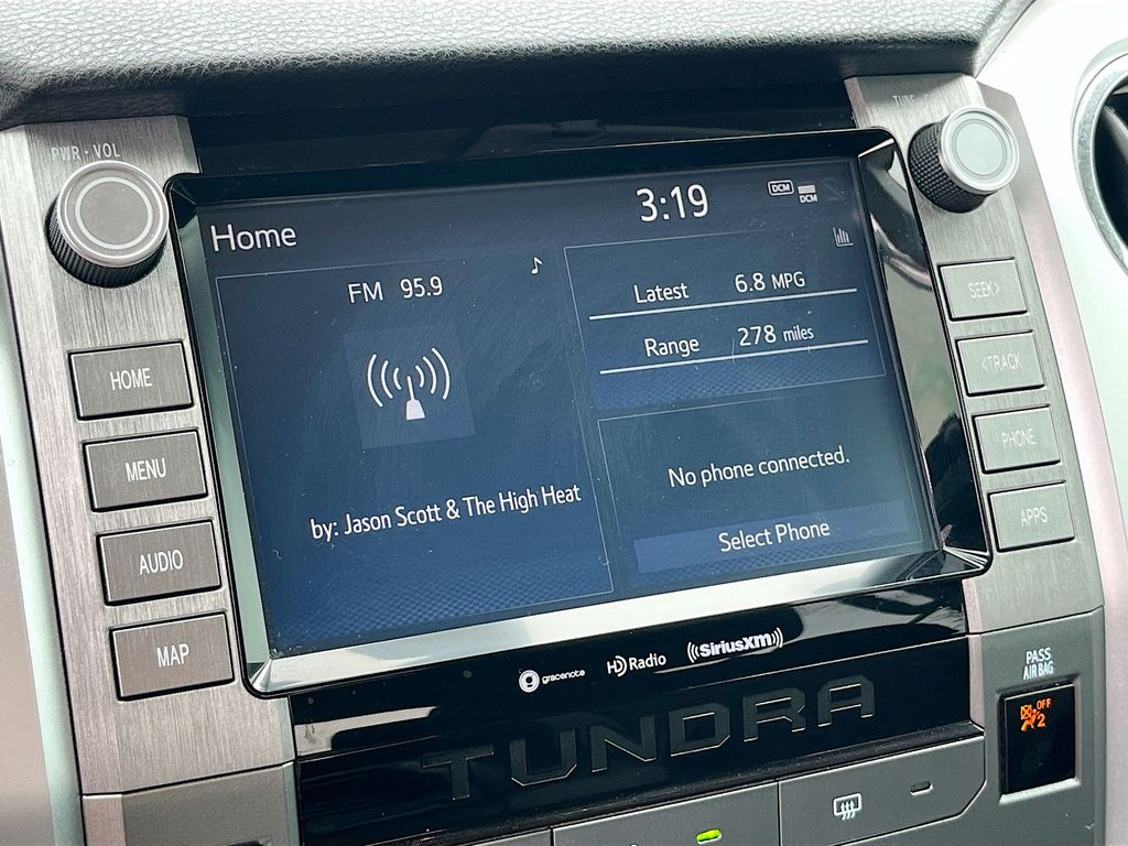 Used 2020 White Toyota SR5 image 14