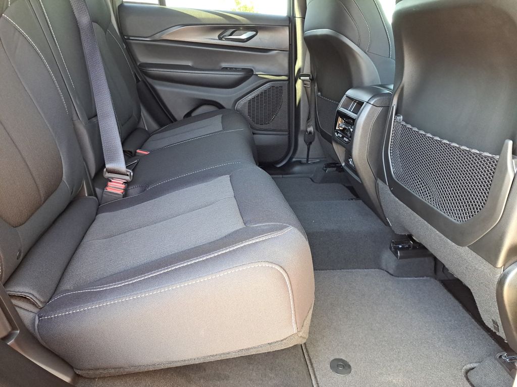 New Car 2025 Jeep Grand Cherokee  Laredo X For Sale Under $35,000 In Austin, Texas