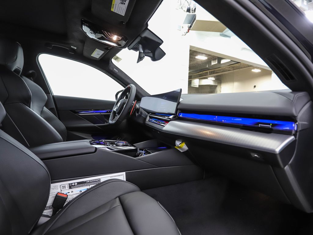 2025 BMW M5 Base 28