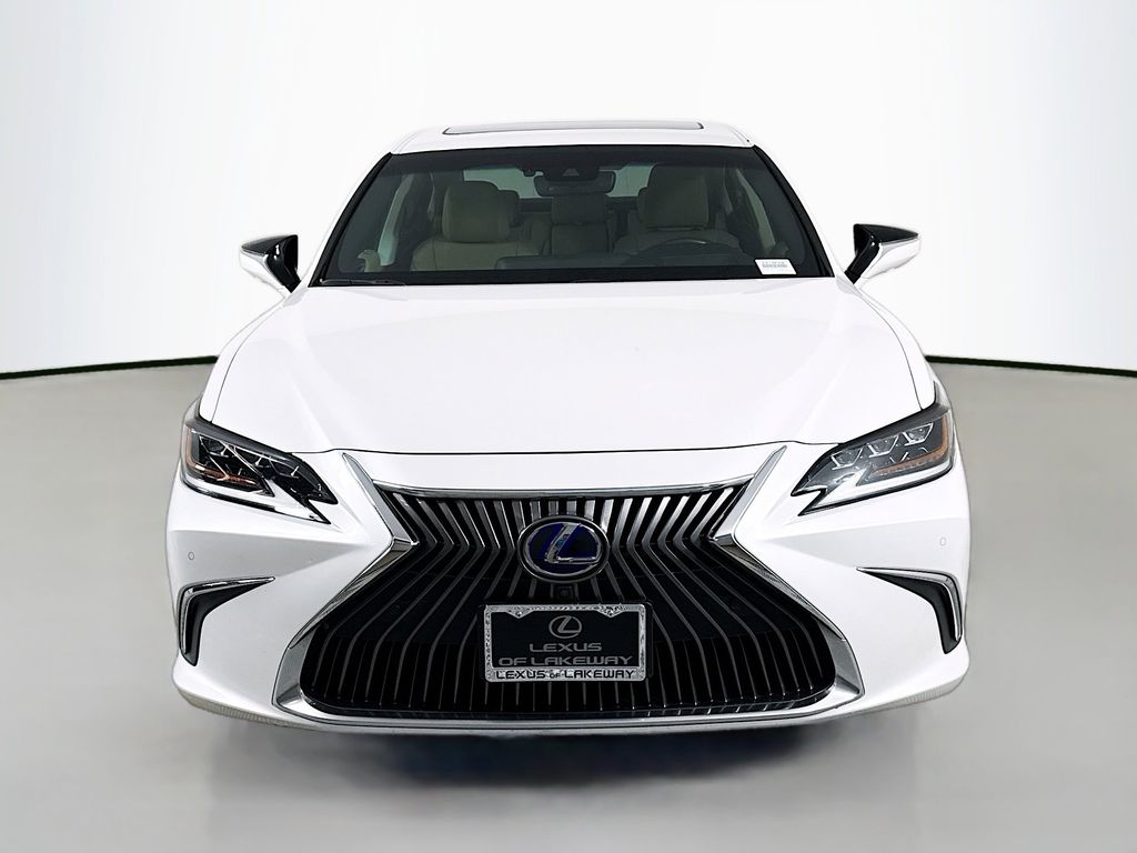 Thumbnail: 2021 Lexus ES - 2
