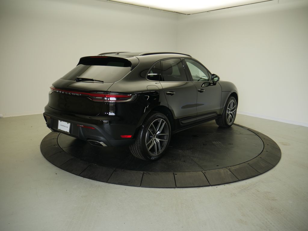 Thumbnail: 2026 Porsche Macan - 7