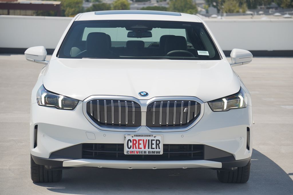 Thumbnail: 2026 BMW i5 - 2