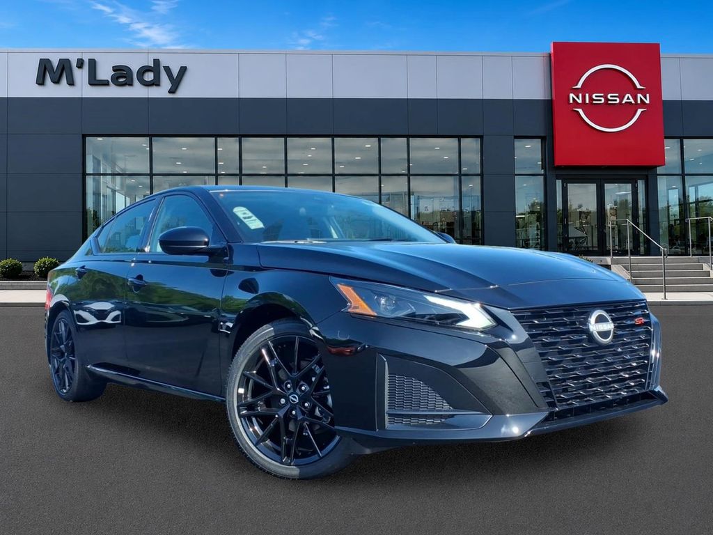 Super Black 2026 Nissan Altima Sedan Front-Wheel Drive Continuously Variable Transmission