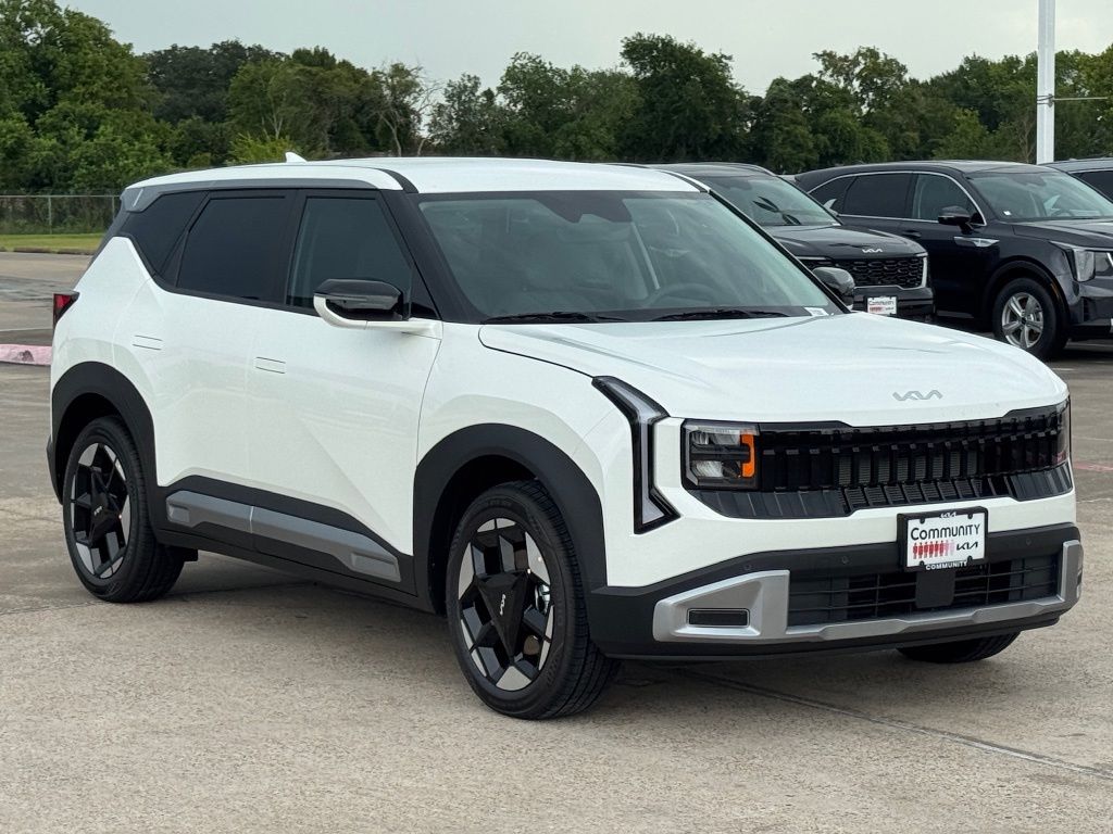 2027 Kia Seltos EX White at Shottenkirk Kia Fort Bend