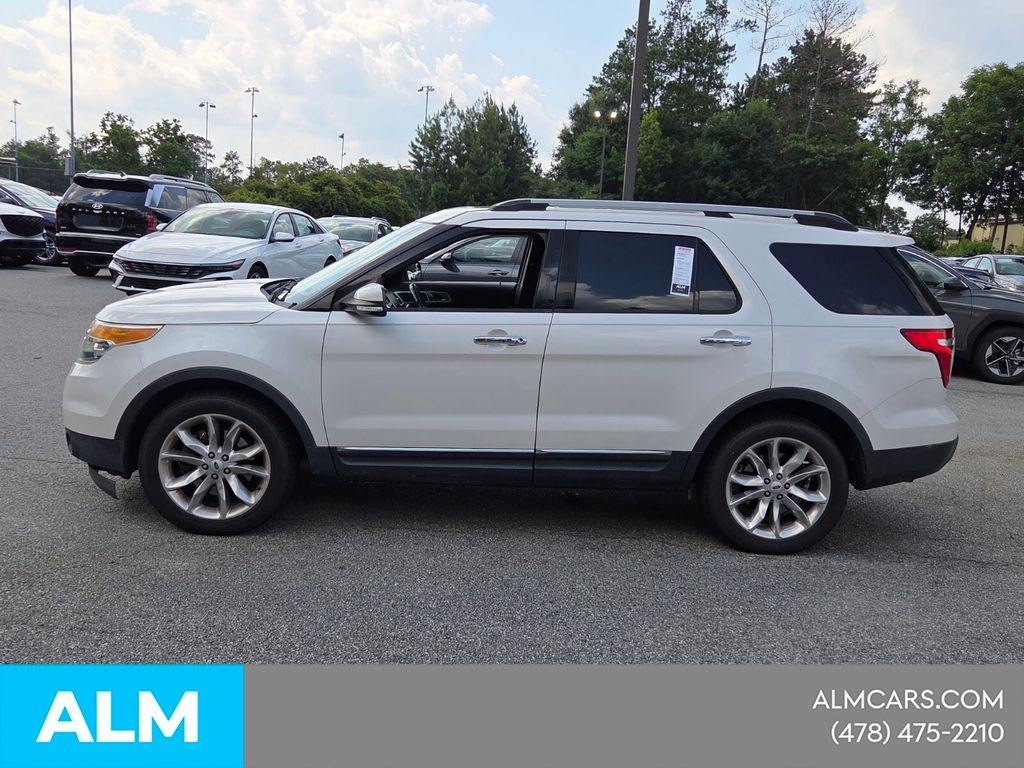 Used 2015 White Ford Limited image 4