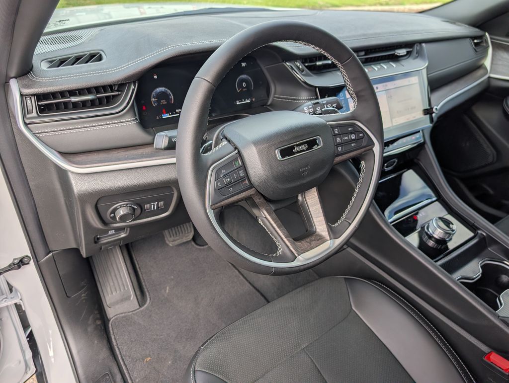 2026 Jeep Grand Cherokee Altitude White at Victoria Chrysler Dodge Jeep Ram