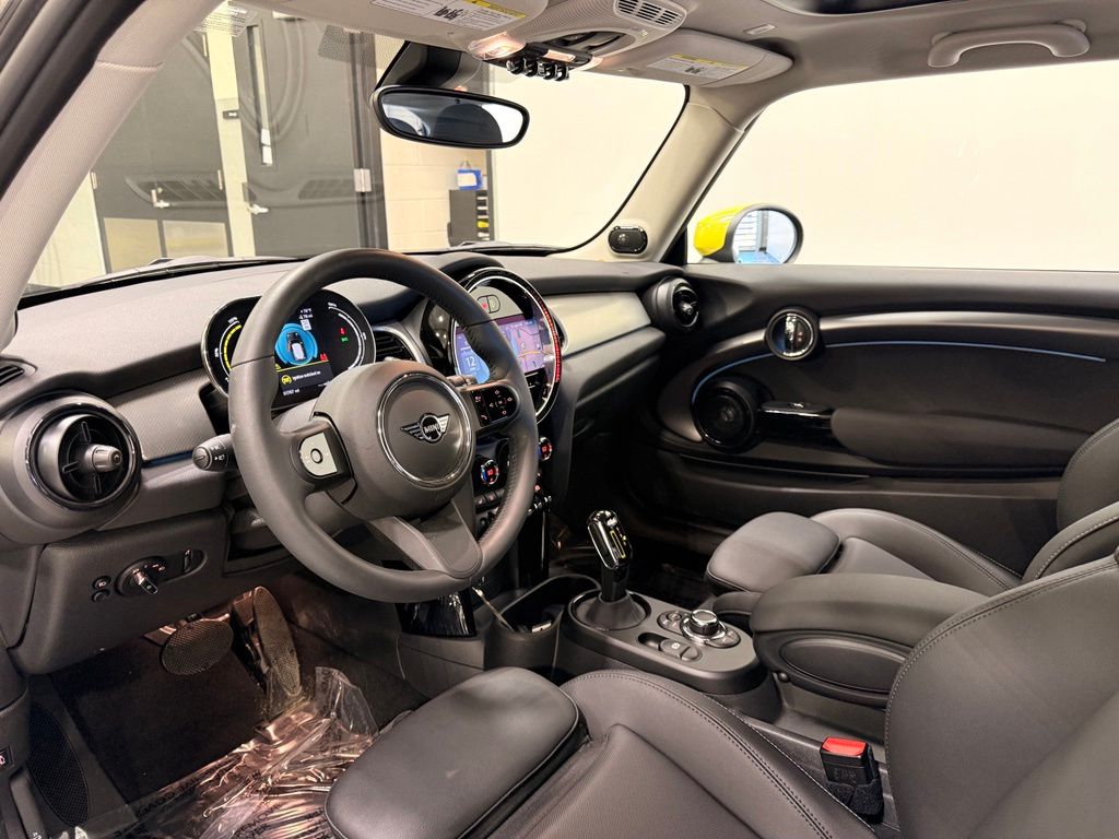 Thumbnail: 2024 MINI Cooper - 11