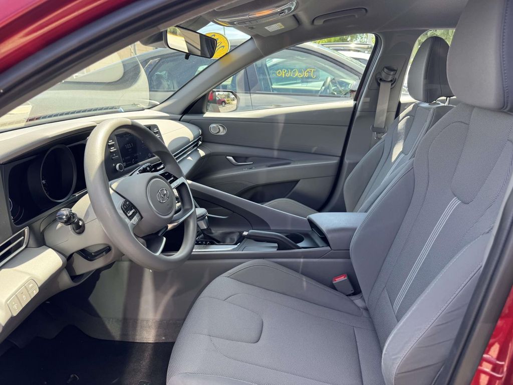 Used 2023 Hyundai Elantra Sedan