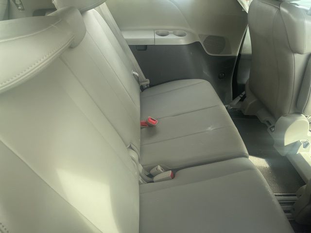 Thumbnail: 2019 Toyota Sienna - 8