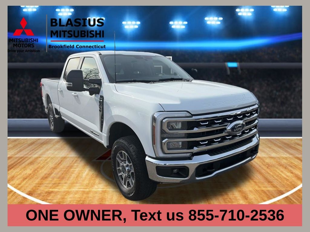 Oxford White 2024 Ford F-250 Super Duty Lariat Crew Cab 4WD Pickup Truck Four-Wheel Drive Automatic