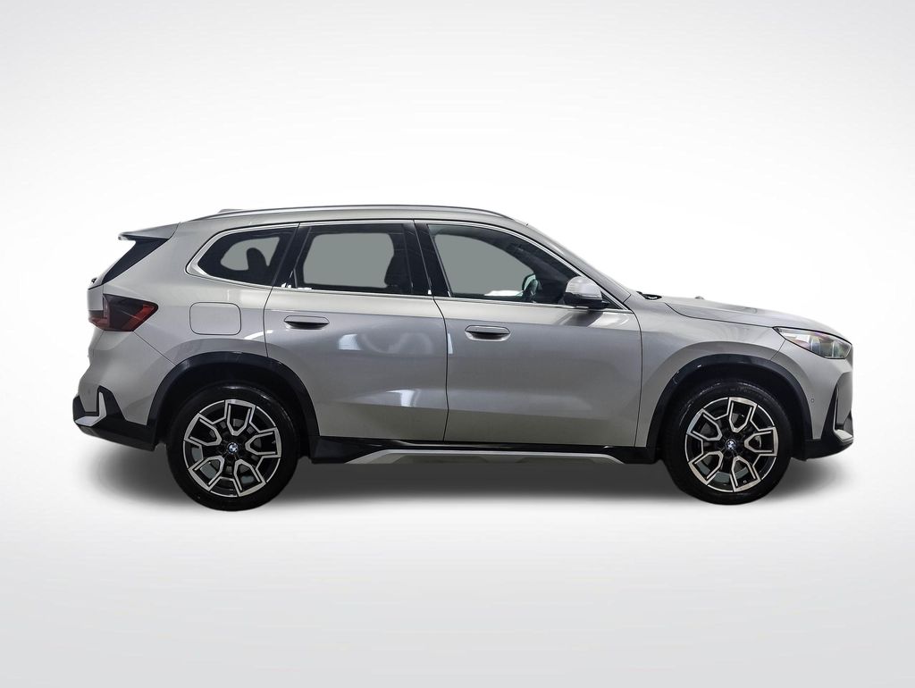 Thumbnail: 2023 BMW X1 - 6