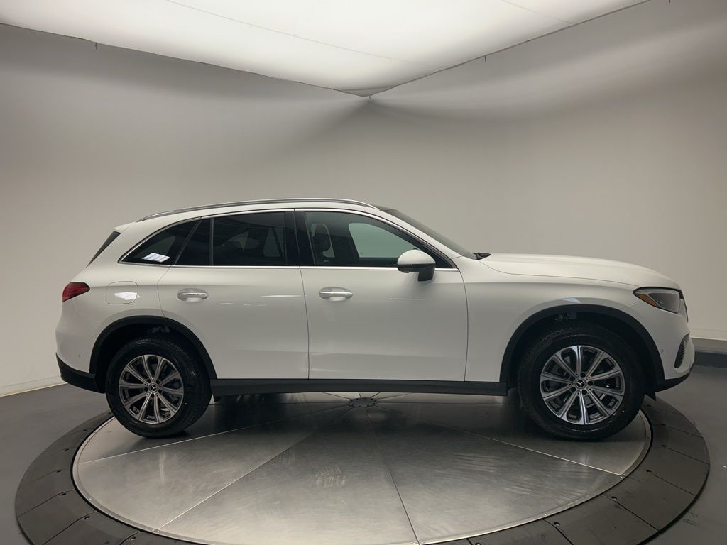 Thumbnail: 2026 Mercedes-Benz GLC - 8