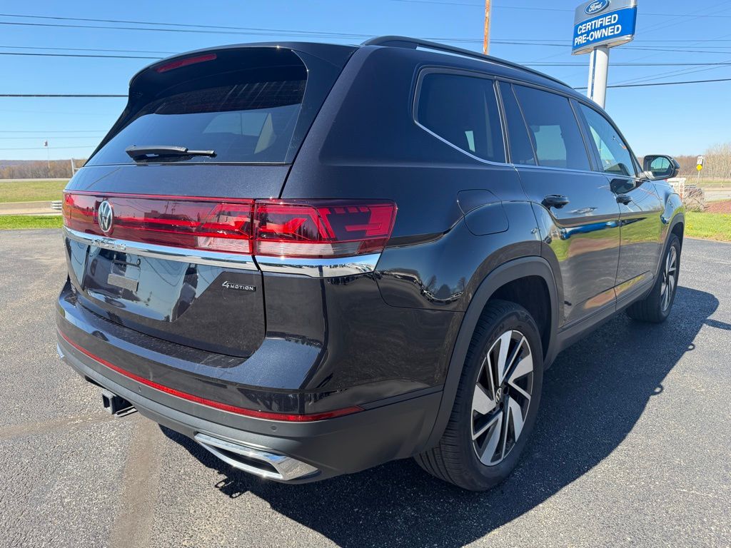 2025 Volkswagen Atlas 2.0T SE w/Technology Black at Subaru and VW of Moon Township