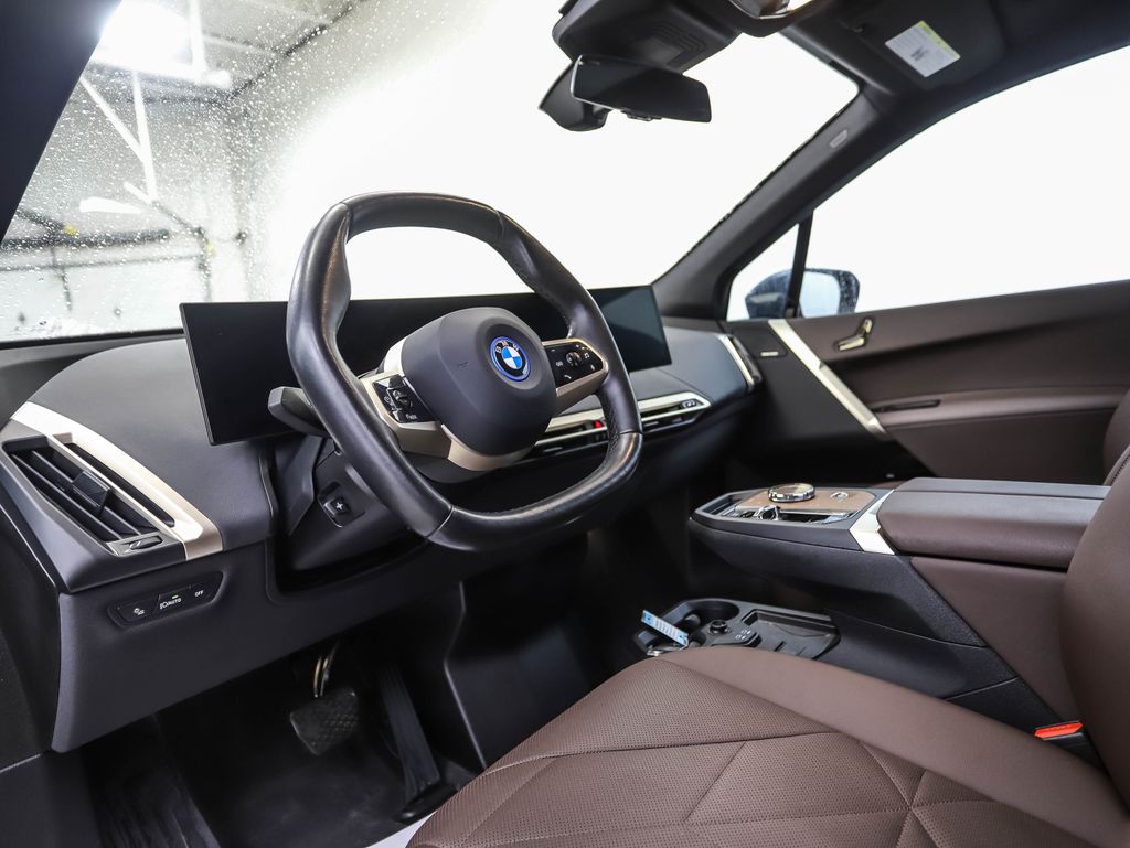 2023 BMW iX xDrive50 10
