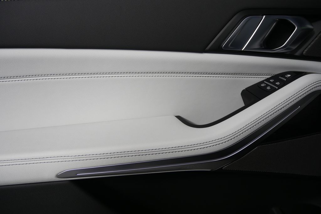 2026 BMW X7 xDrive40i 13