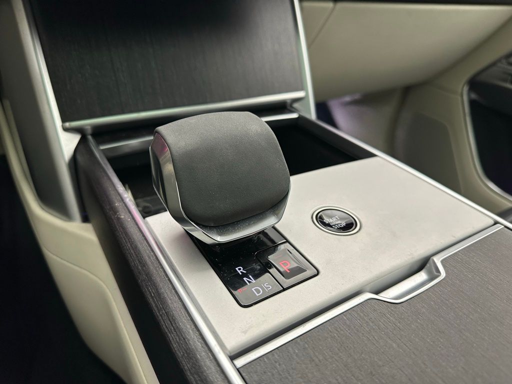 Thumbnail: 2024 Land Rover Range Rover - 11