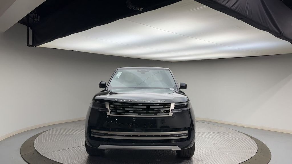 Thumbnail: 2025 Land Rover Range Rover - 3